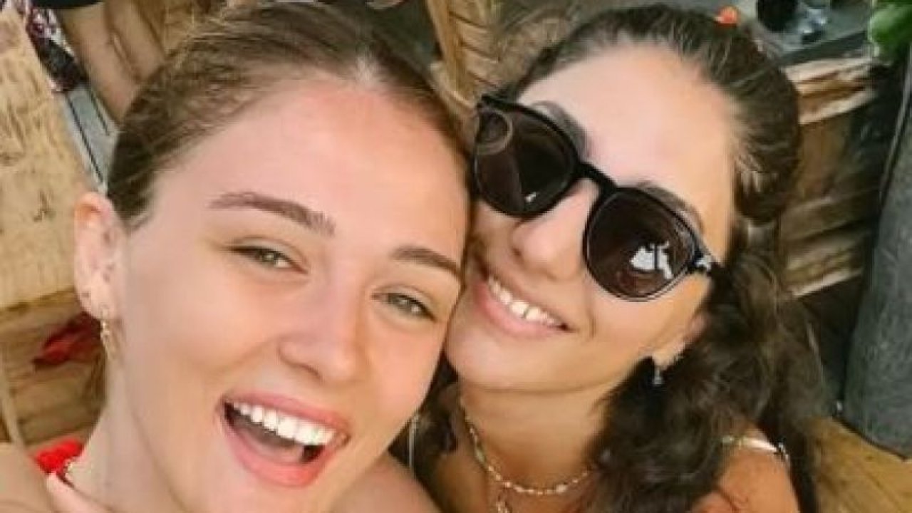 Voleybolun güzel ismi Zehra Güneş tatilden peş peşe paylaştı! O ayrıntı gözlerden kaçmadı! Ebrar nerede?