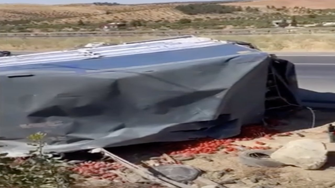 Gaziantep'te direksiyon hakimiyetini kaybeden kamyonet devrildi