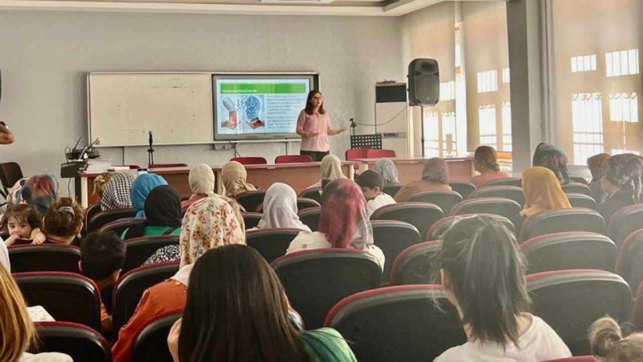 Büyükşehir Belediyesi'nden “Öğrenen Mahalleler Bilinçli Aileler” Projesi