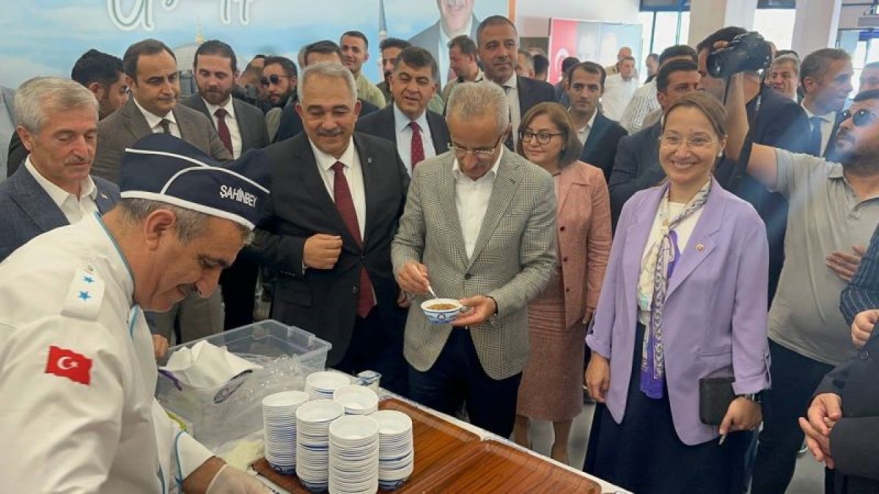 Bakan Uraloğlu, Gaziantep’te aşure yedi