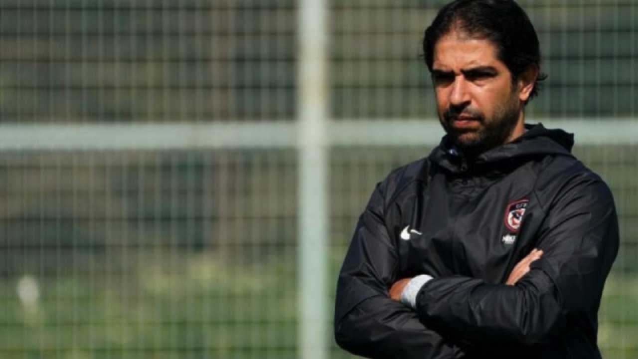 Gaziantep Futbol Kulübü'nden hedef PTT 1.Lig Mİ? Gaziantep Futbol Kulübü hem geçirdiği transfer süreci hem de aldığı sonuçlar ile eleştiri odağı oldu.