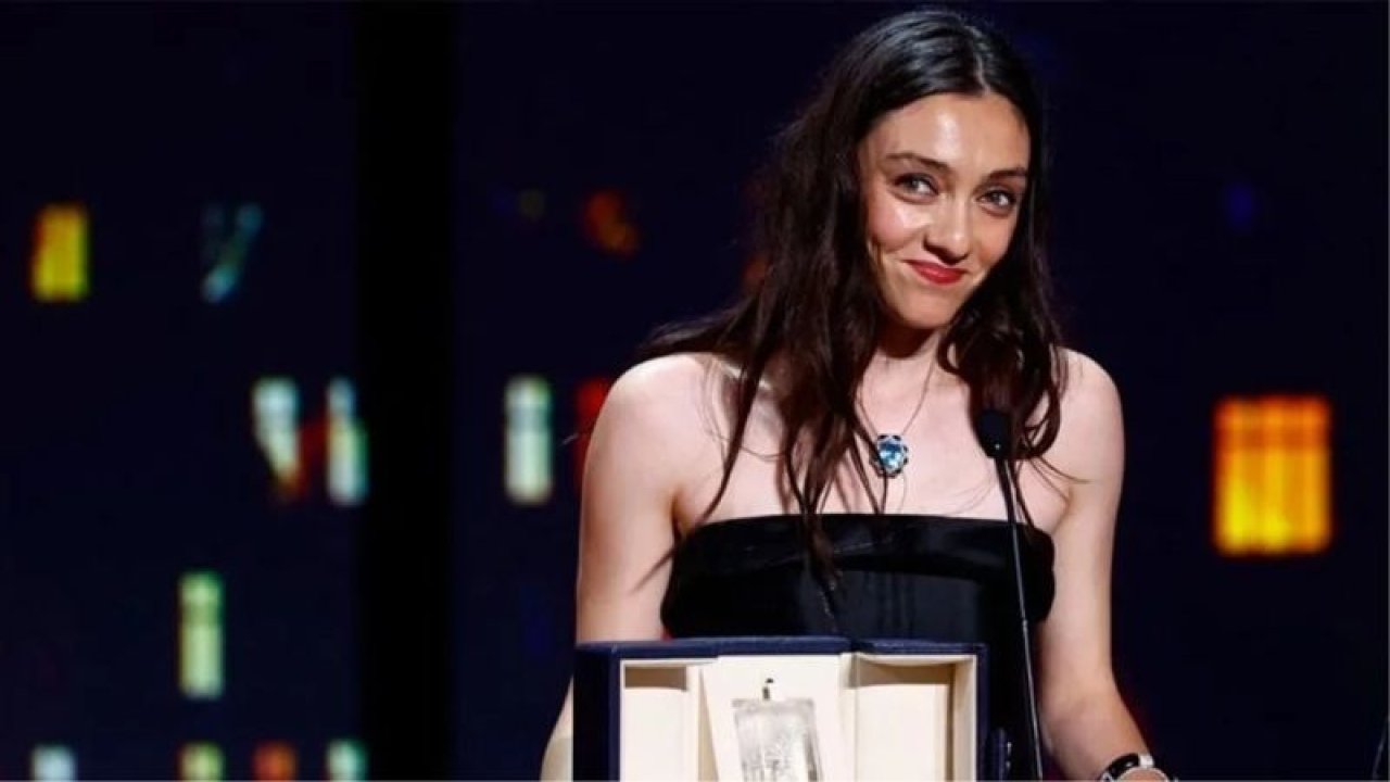 Cannes’ta ödül alan Merve Dizdar “teklif gelmiyor” dedi, sosyal medyayı terk etti! Meğer en büyük sıkıntısı…