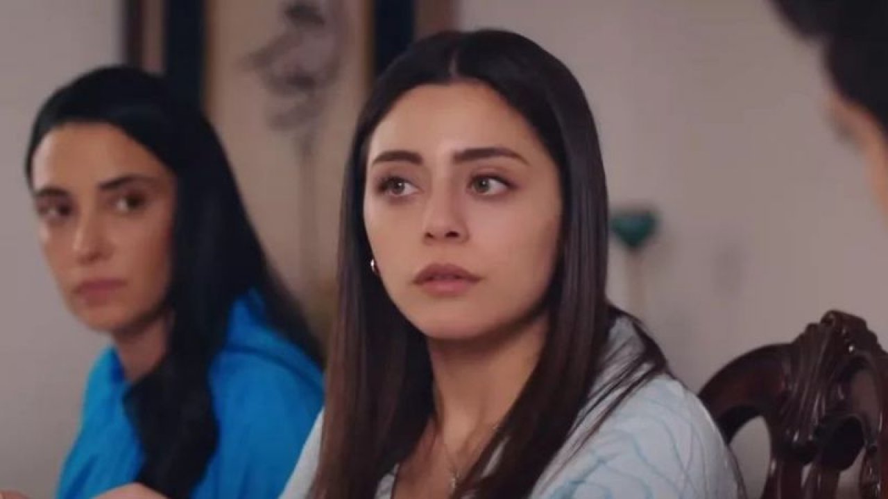 Geçen sezon ortalığı toz duman eden Kızılcık Şerbeti oyuncuları sete çıkıyor! Dizinin yeni sezonu o tarihte başlayacak! Sürprize hazır olun…