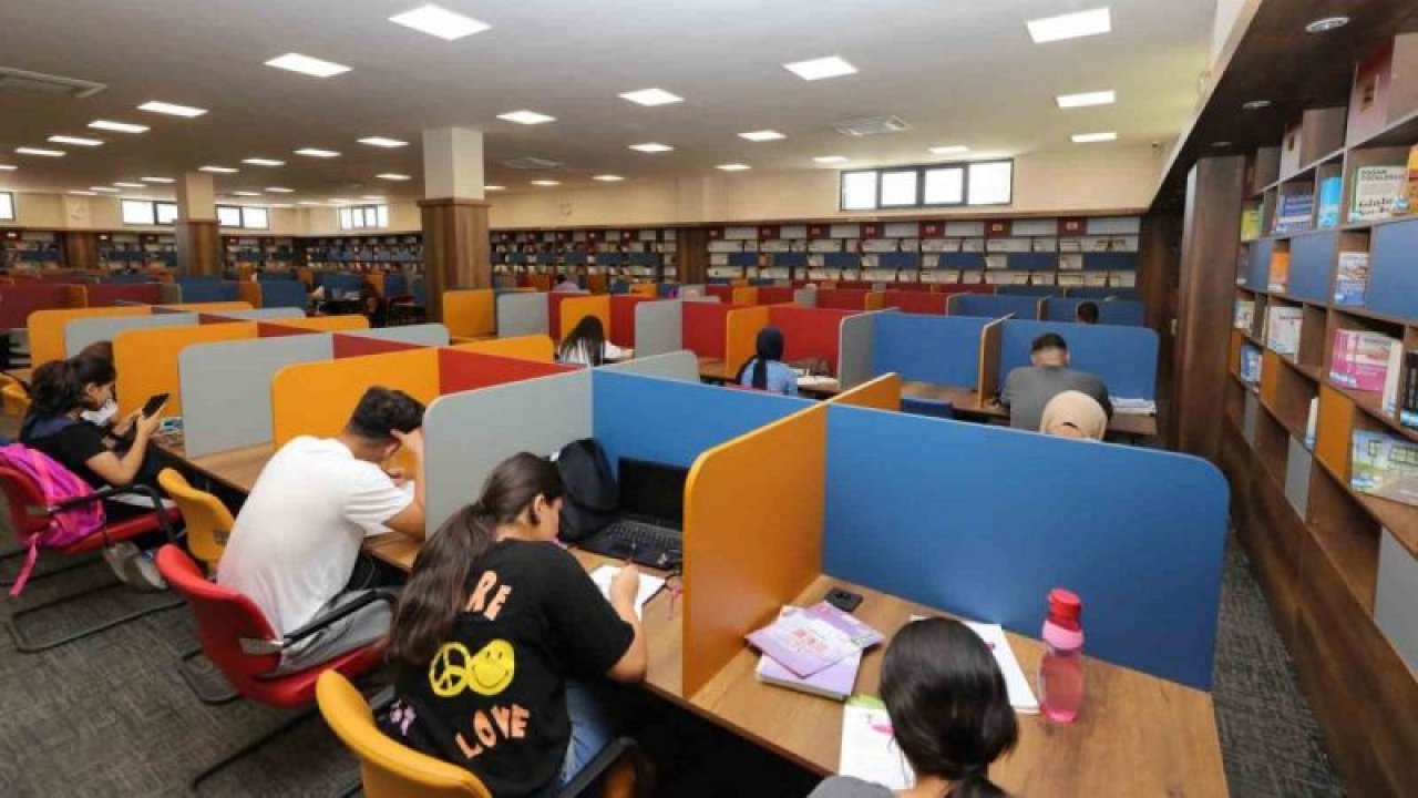 Öğretmen adayları, KPSS ÖABT’ye Şehitkamil’de hazırlanıyor