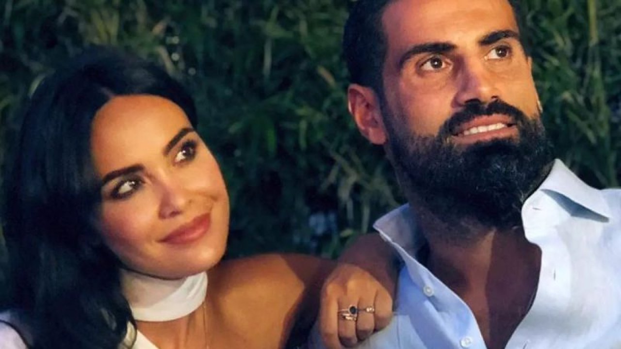 Volkan Demirel’in eşi Zeynep Sever yakasına iliştirdiği gül detayı ile eşine jest yaptı! Sosyal medya yıkıldı!