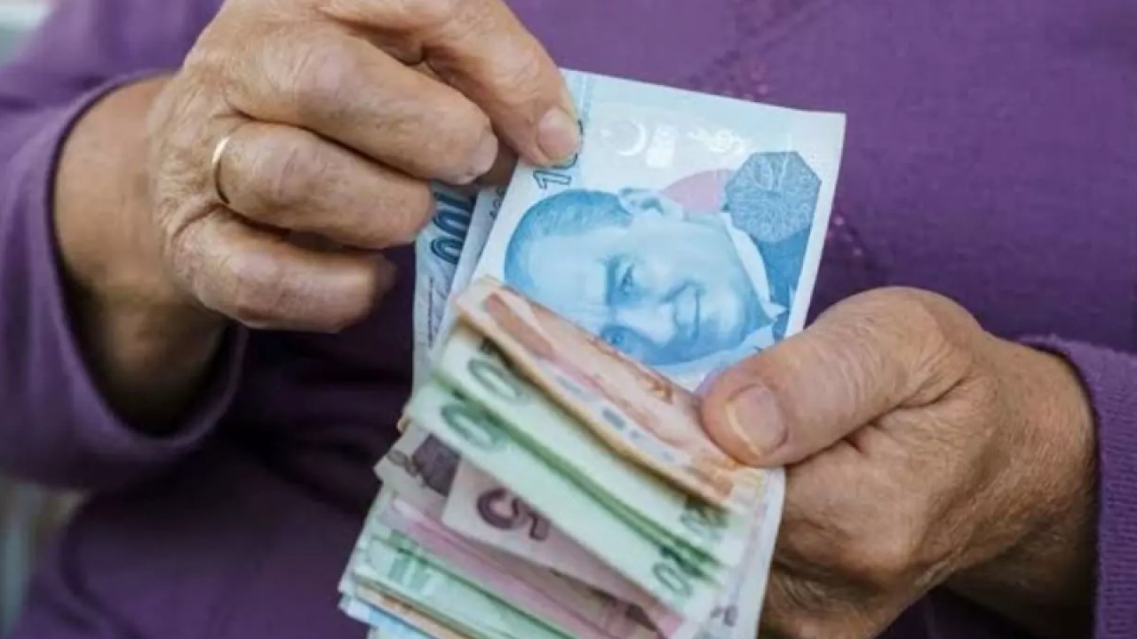 SGK sisteminde önemli değişiklik! Ev kadınlarına 17 bin TL ödeme ve emeklilik geliyor...