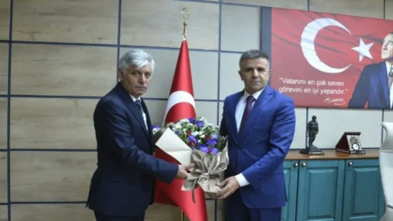Şanlıurfa İl Milli Eğitim Müdürlüğüne atanan Asım Sultanoğlu, görevi Fevzi Kurt’tan devraldı. Asım Sultanoğlu Kimdir?