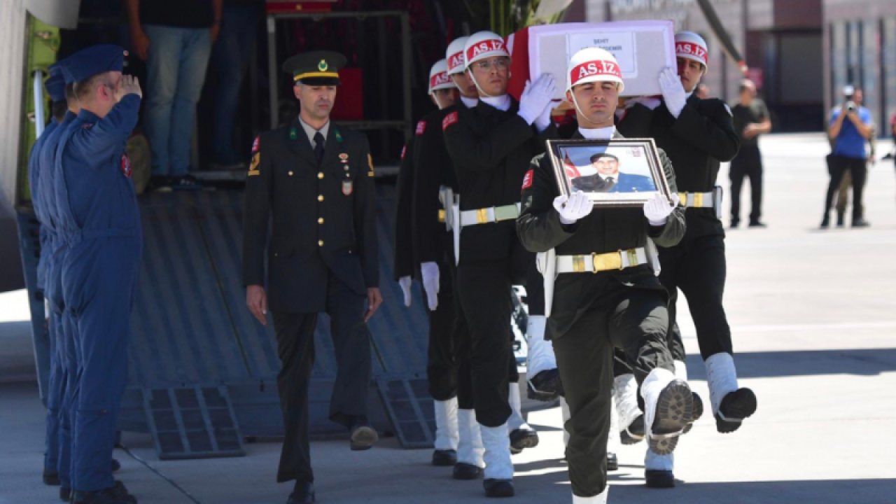 Pençe Kilit Harekat Bölgesi’nde şehit olan P. Uzm. Onb. Uğur Özdemir'in naaşı Gaziantep'te dualarla karşılandı