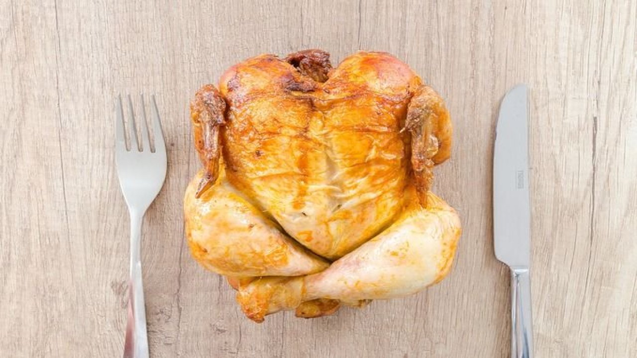 Her yemekte kullanıyoruz. Pişirirken eğer dikkat edilmezse zehirleyebiliyor...