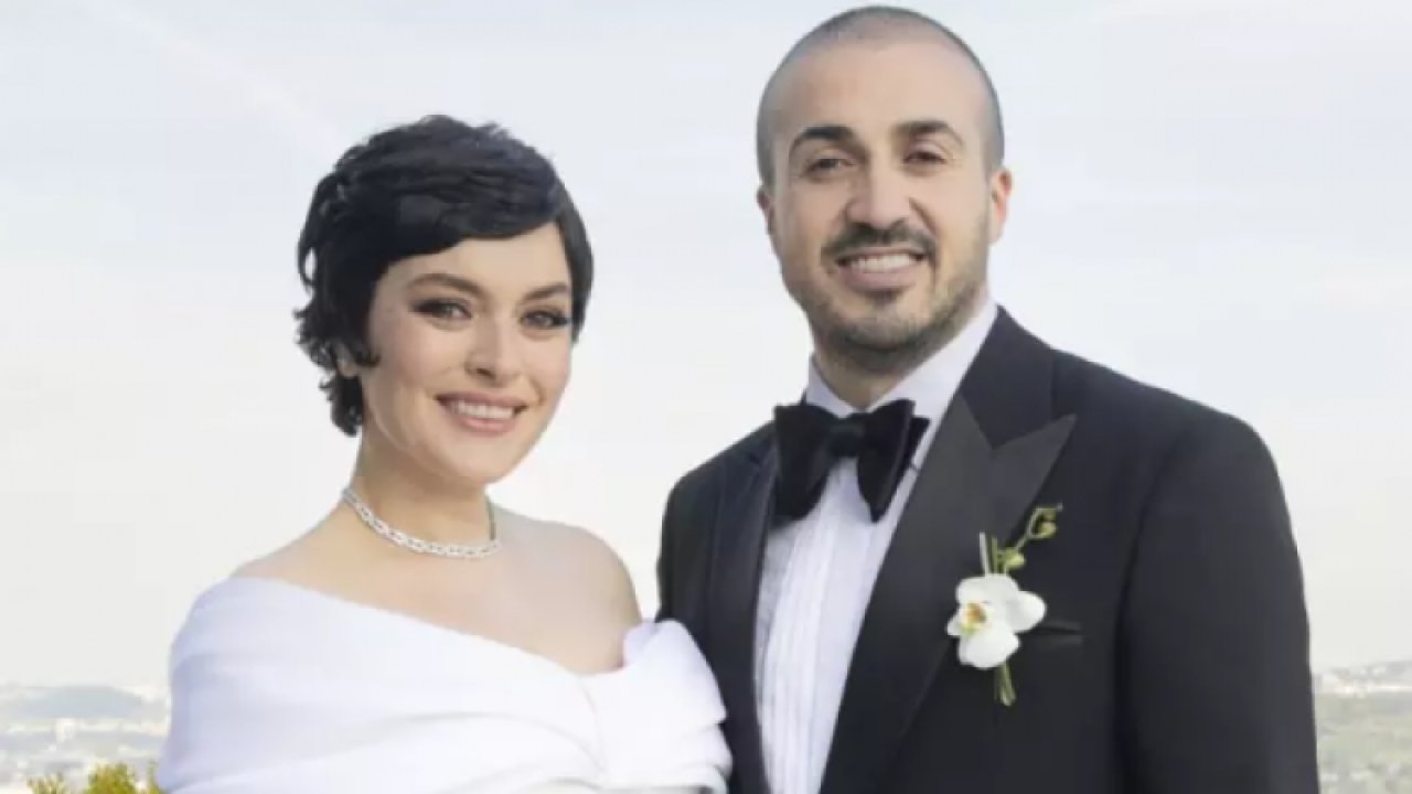 Ezgi Mola ve Mustafa Aksakallı düşman çatlattı! Eşini kahkahalara boğdu, denizde karnından uzun uzun öptü