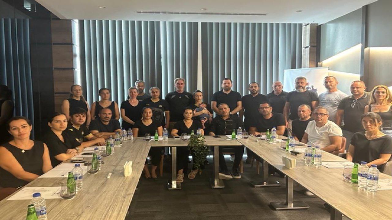 Haluk Levent depremde hayatını kaybeden Kıbrıslı çocukların aileleri ile buluştu