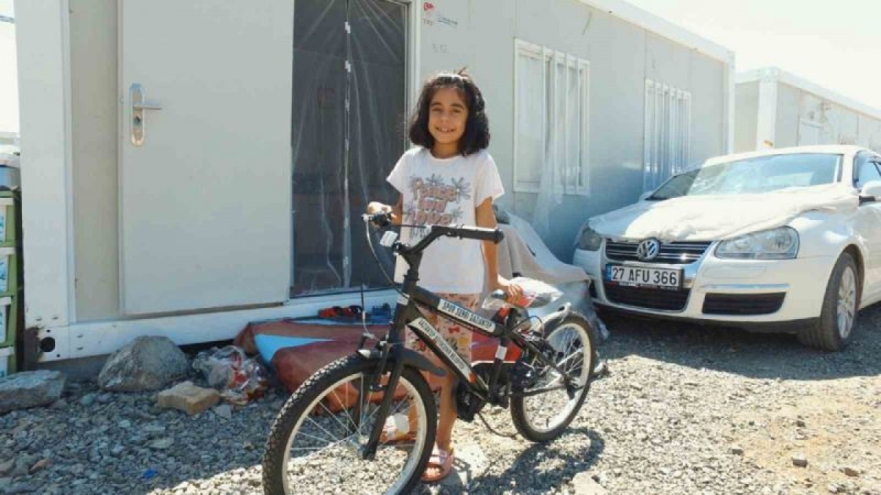 Gaziantep Büyükşehir Belediyesi'den depremzede çocuklara bisiklet