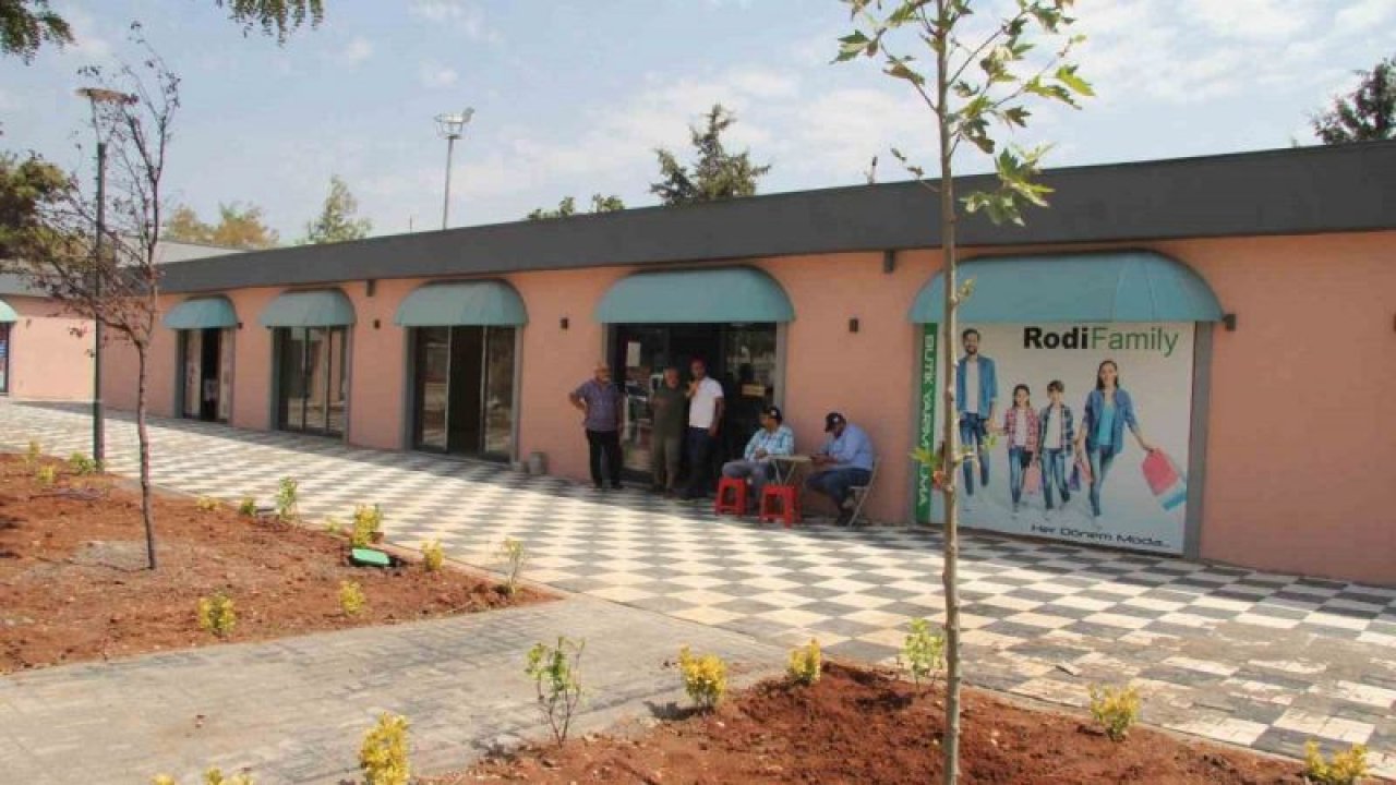 Gaziantep’te dükkanları yıkılan veya hasar gören esnaflar yeni dükkanlarına kavuştu