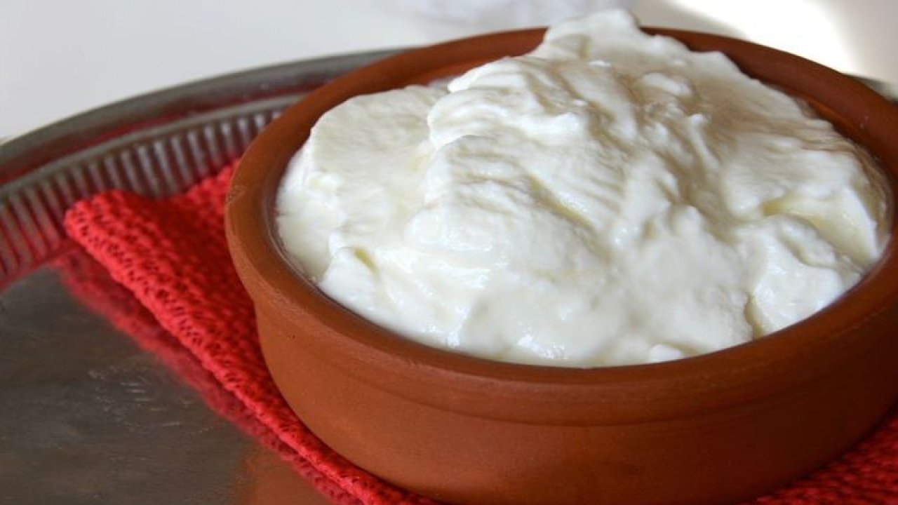 Tüm köylülerin bildiği teknik! Taş gibi yoğurt mayalama tüyosu... Asla sulu olmuyor