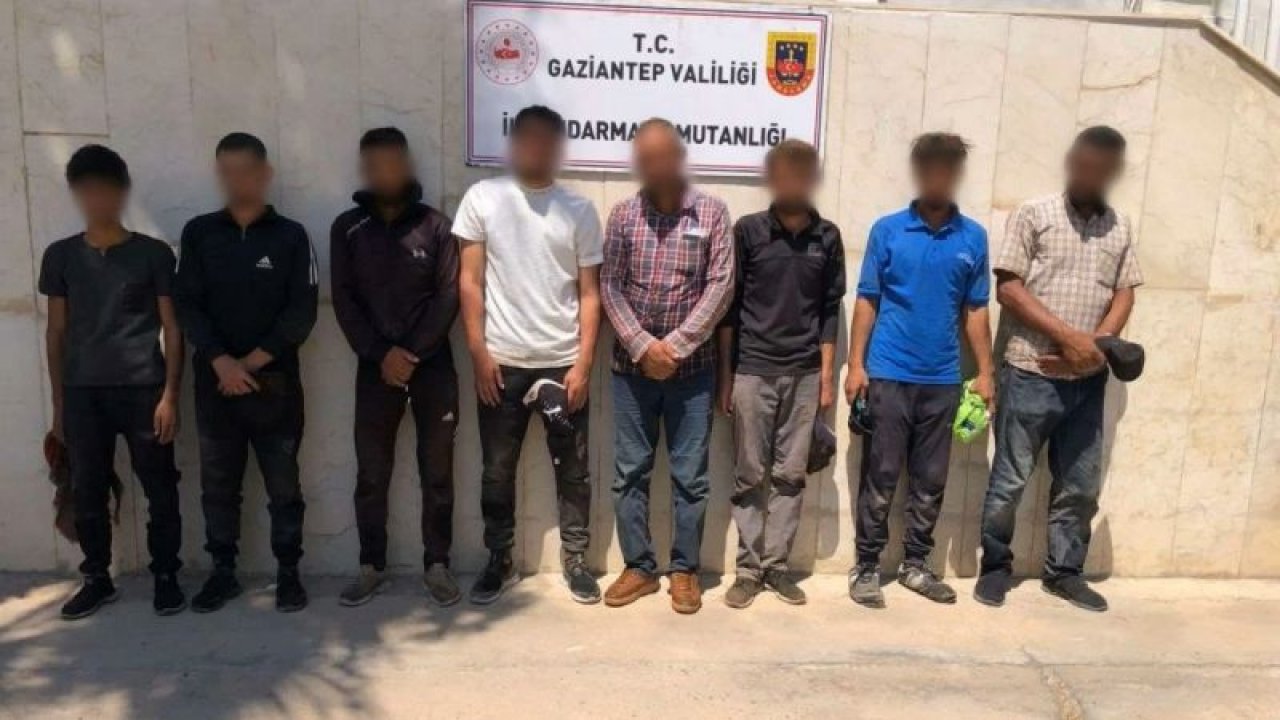 Gaziantep’te jandarma ekipleri polis yelekli, silahlı, telsizli ve kelepçeli göçmen kaçakçılarına operasyon düzenledi