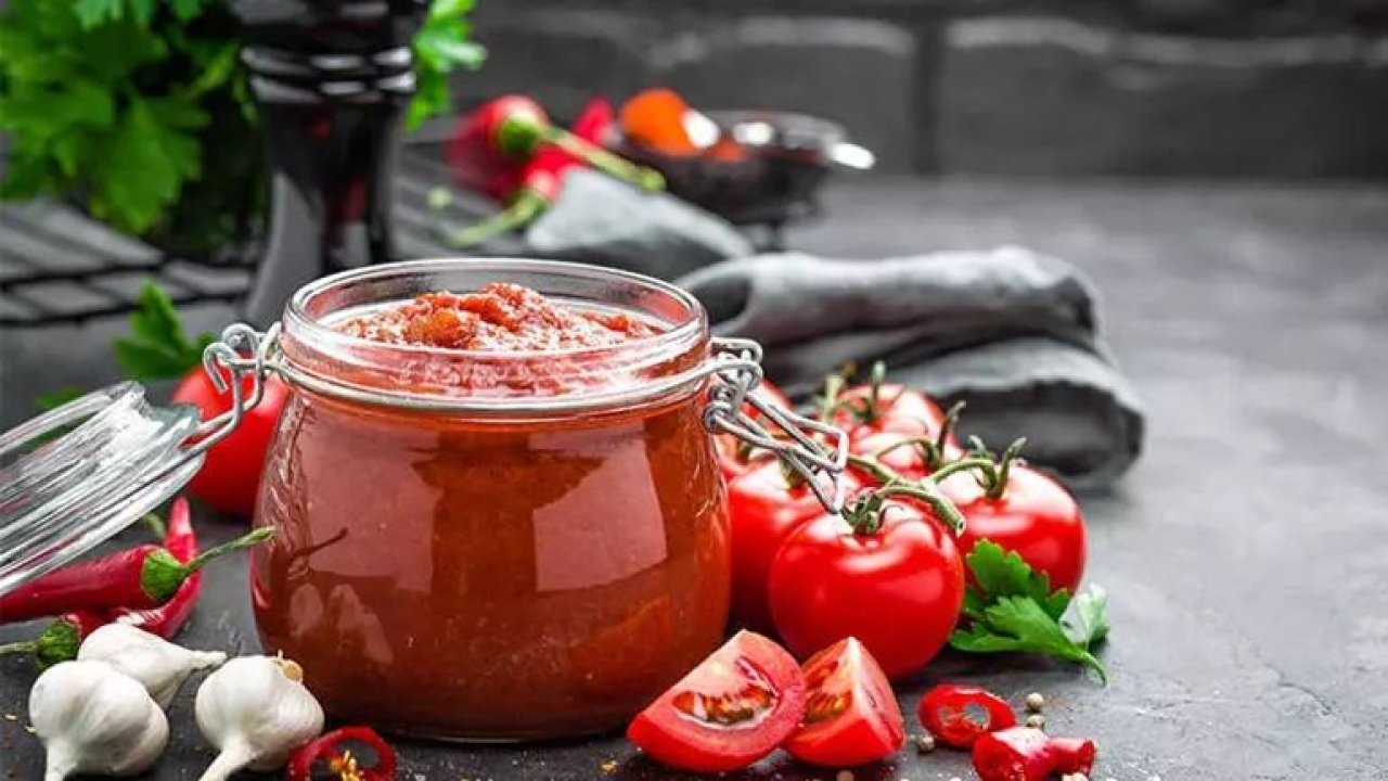 Gaziantep'te biber salçası mesaisi başladı! Kaç kilo kapya biberden ne kadar salça çıkar? Tam kıvamında biber salçası tarifi