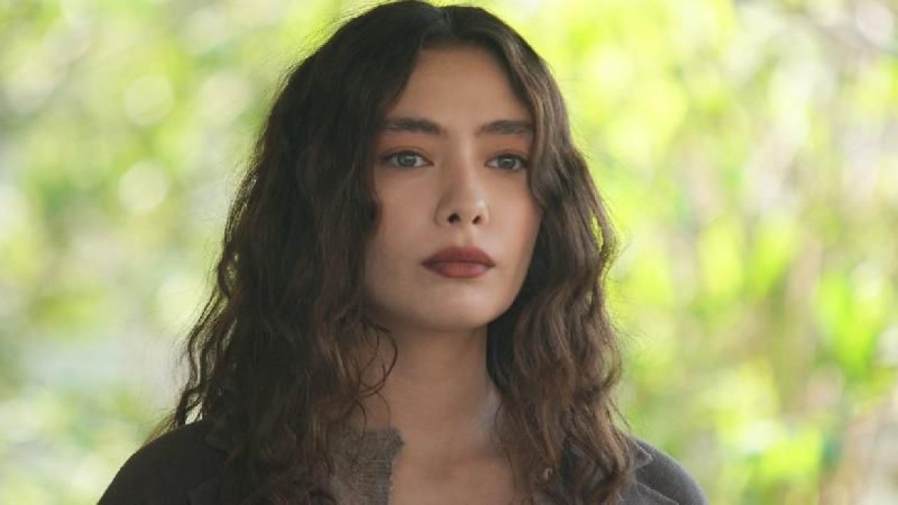 Neslihan Atagül ekranlara bir dönüyor pir dönüyor! Proje ve başrol partneri belli oldu