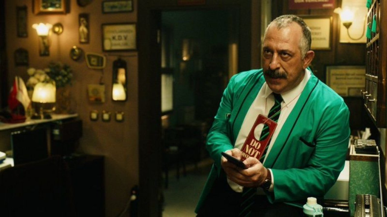 Cem Yılmaz yeni filminin yayın tarihini duyurdu, sosyal medya kaynadı: "Uyumlanmayı hissediyor musun?"