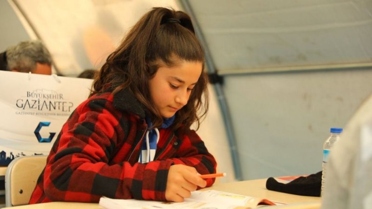Gaziantep Büyükşehir Belediyesi’nden depremzede öğrencilere hediye: Okul masraflarını üstlendi, başvuru şartını kaldırdı! 100 bin öğrenci yararlanacak