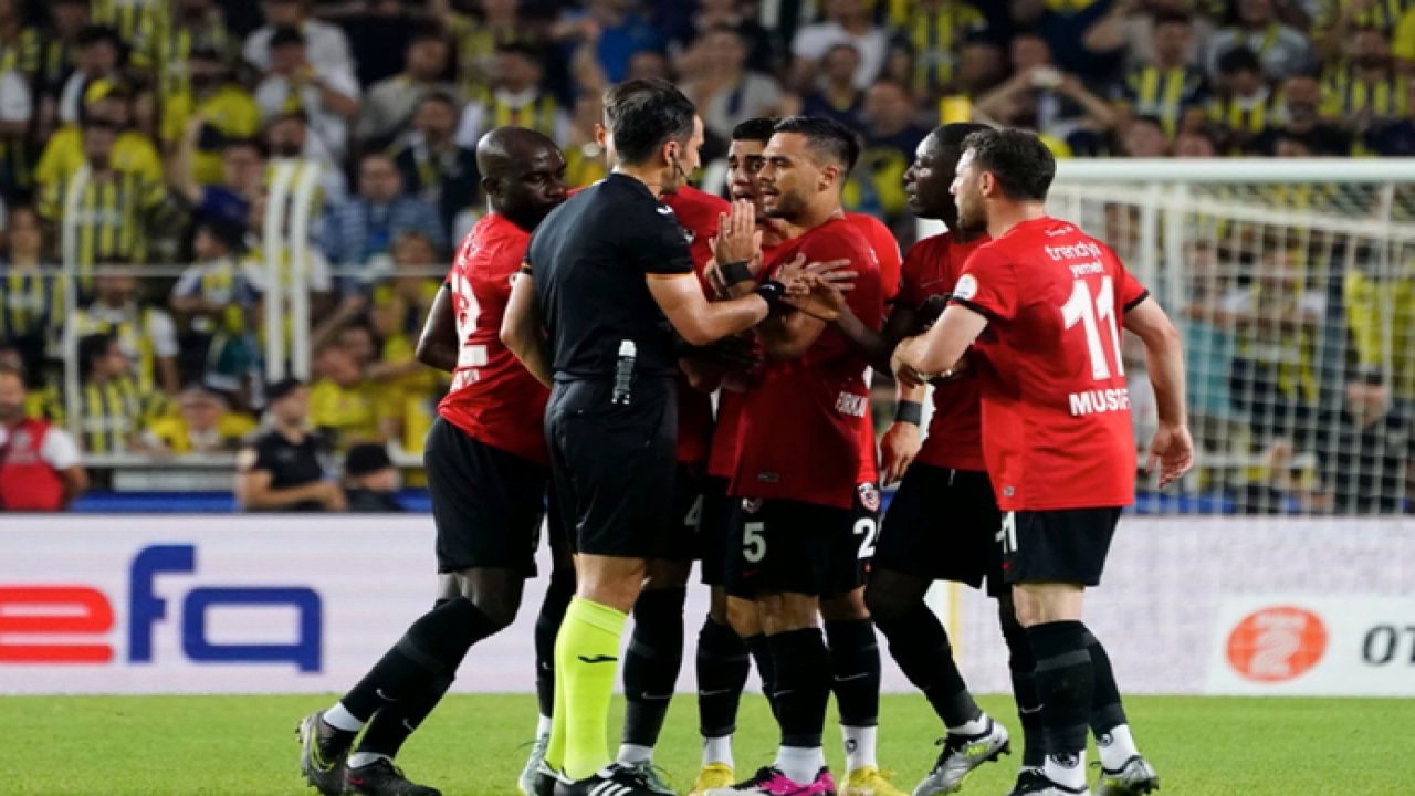 Gaziantep FK Ligin en SİNİRLİ takımı... Gaziantep FK: 31 Faul, 12 kart