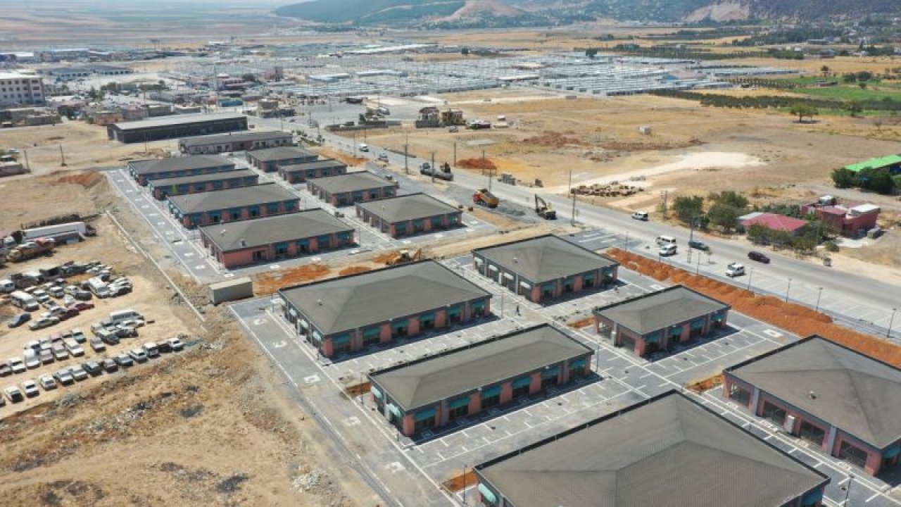 Gaziantep'in Nurdağı ilçesi'nde inşa edilen "çelikten çarşı"da sona gelindi