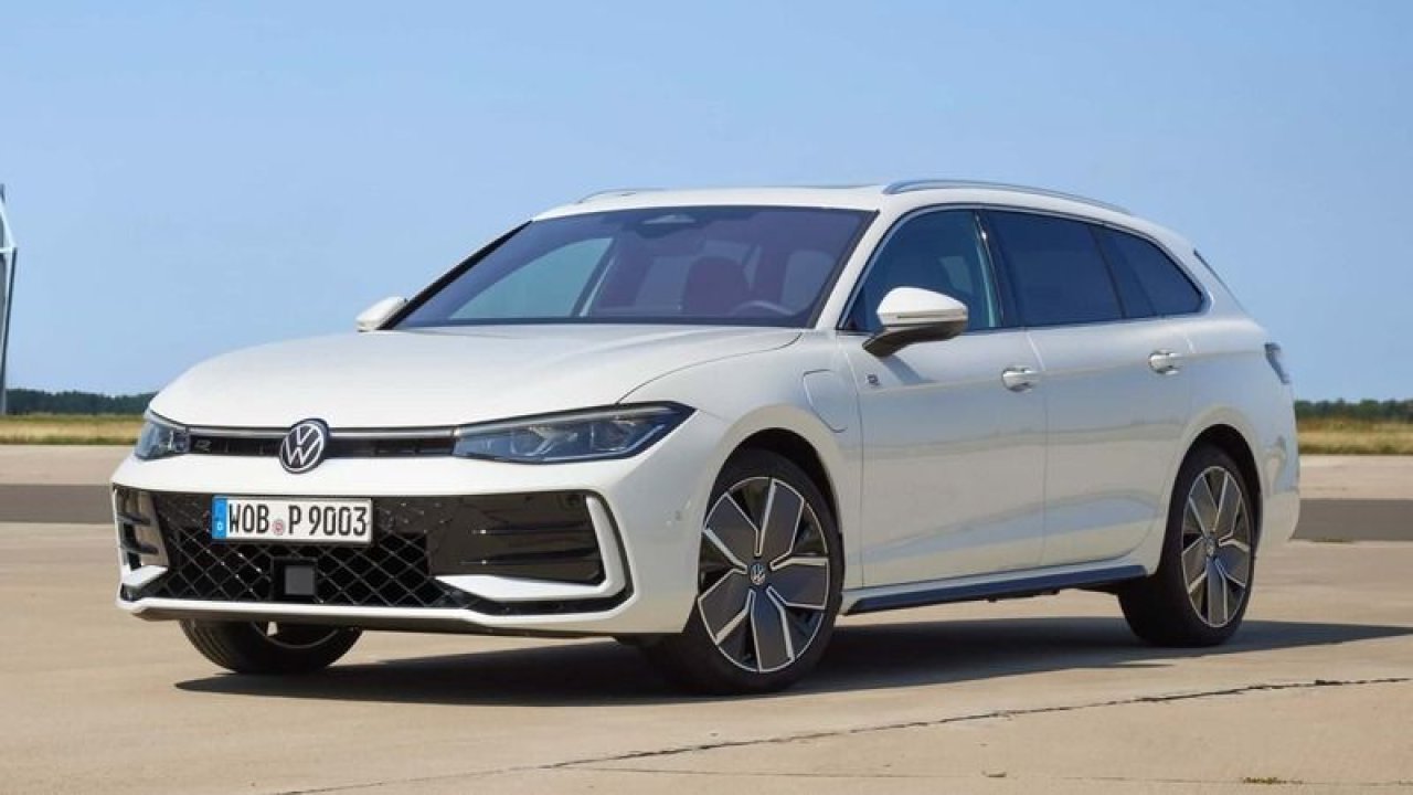 Volkswagen bombayı ayın sonunda patlattı: Yeni Passat tanıtıldı! O tarihte yollara çıkacak