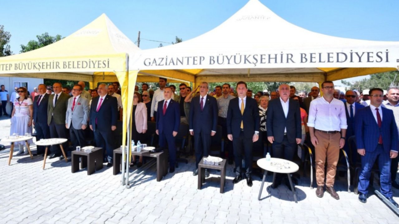Gaziantep'te deprem yaraları sarılıyor... Şatırhöyük Aile Sağlığı Merkezi düzenlenen törenle hizmete açıldı.