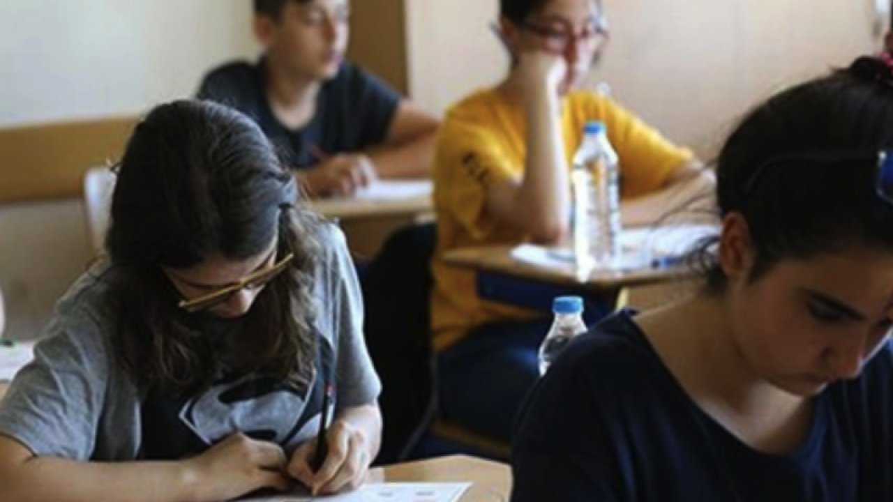 Liselerde 6'dan fazla dersi başarısız olan sınıfta kalacak! Resmi Gazetede yayımlandı