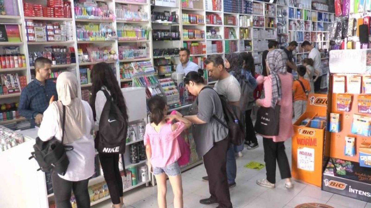 Gaziantep'te Kırtasiye Fiyatları Cep Yakıyor! Deprem bölgesi Gaziantep’te kırtasiye yoğunluğu