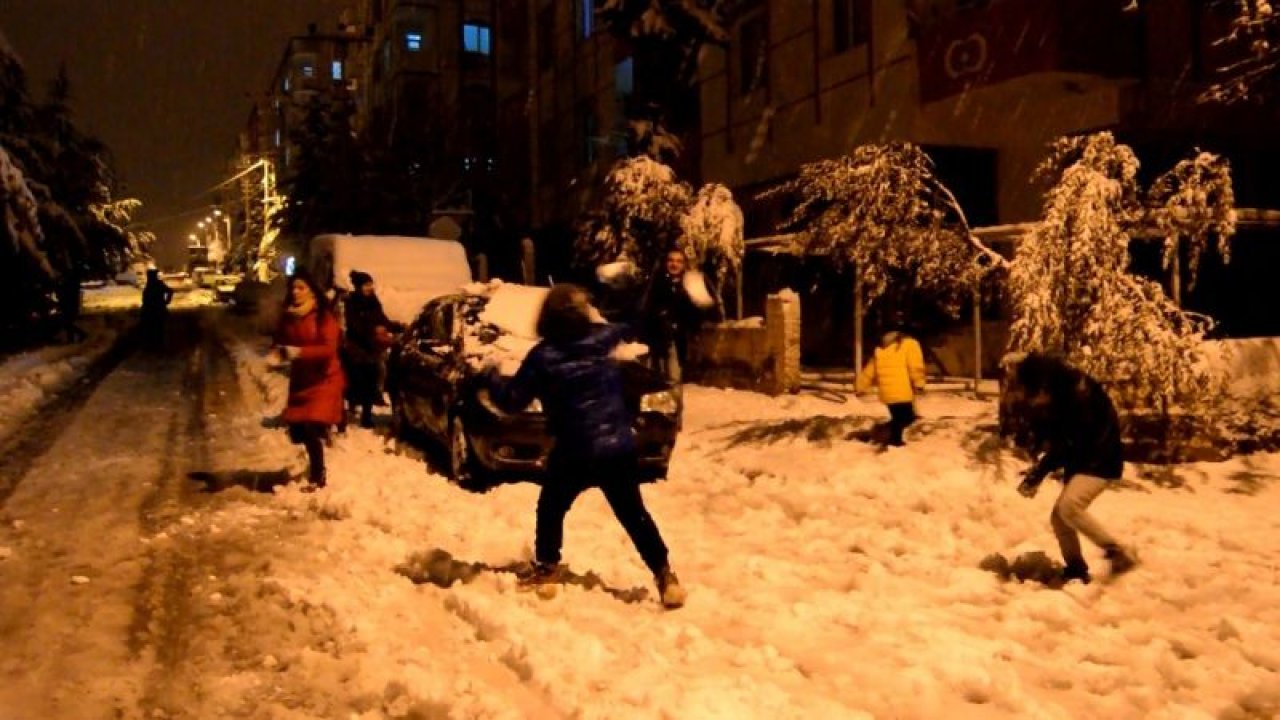 Besni'de kar hayatı felç etti