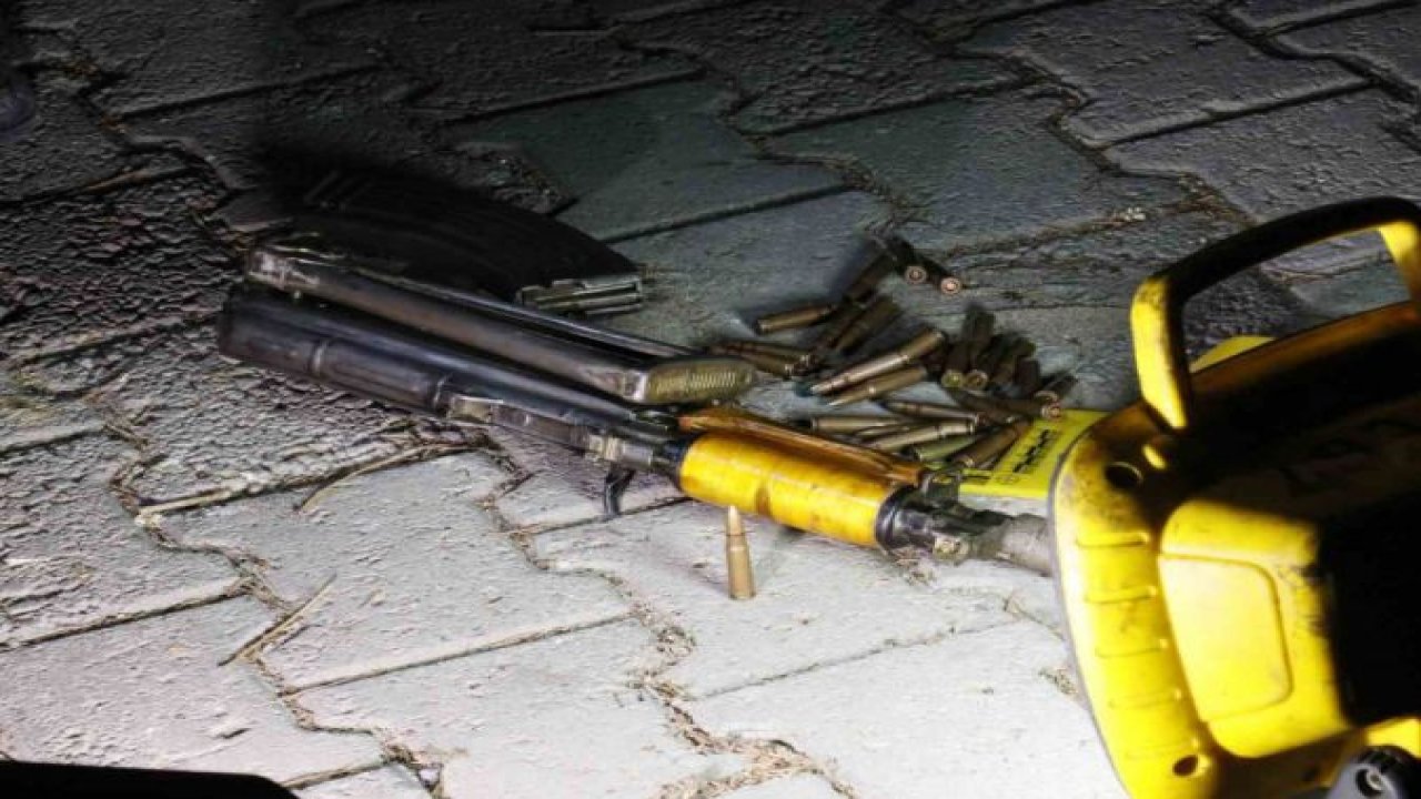 Plakasız motosikletle iş yerine AK-47 ile saldırıcaklardı! Bekçiler Yakaladı...