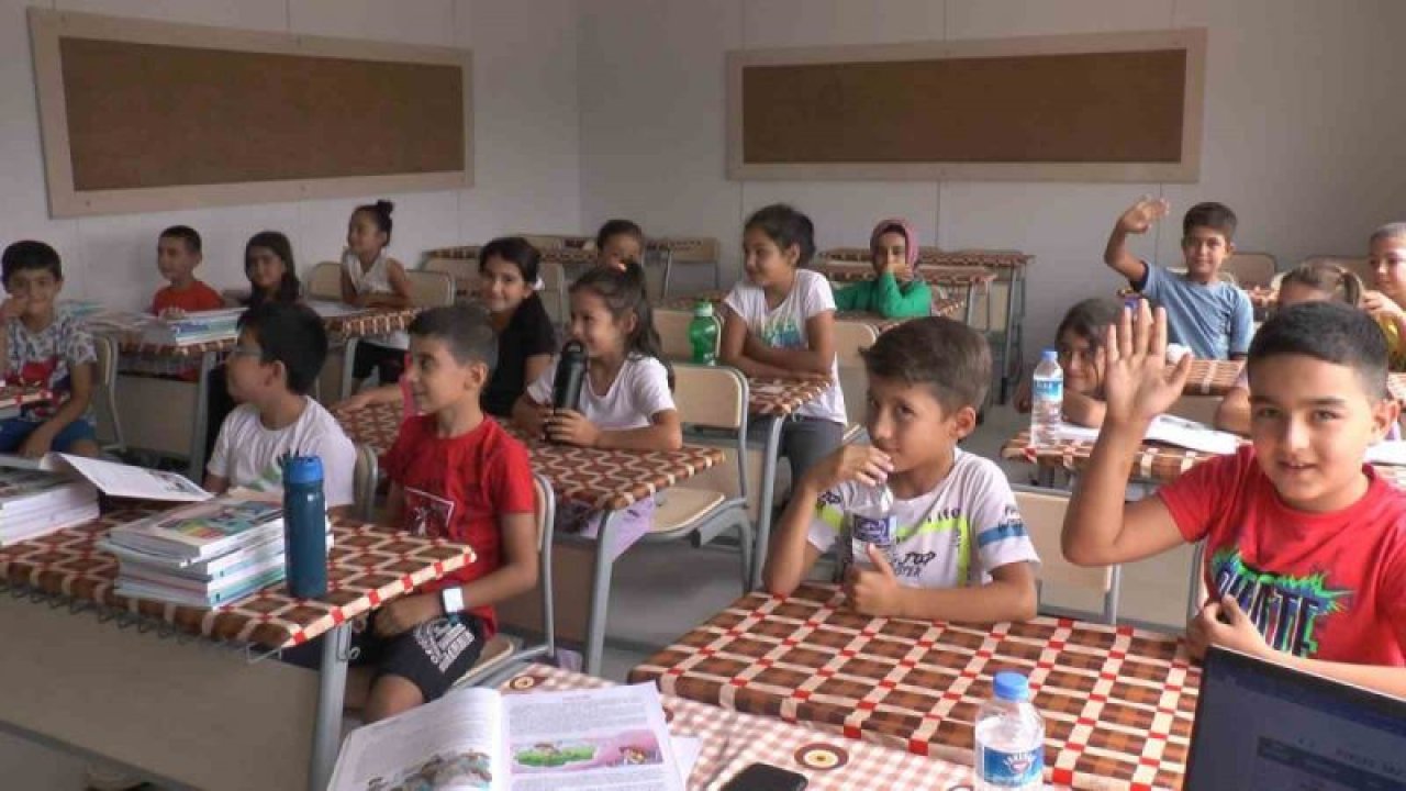 Gaziantep'te depremzede öğrenciler inşaat mühendisi olmak istiyor
