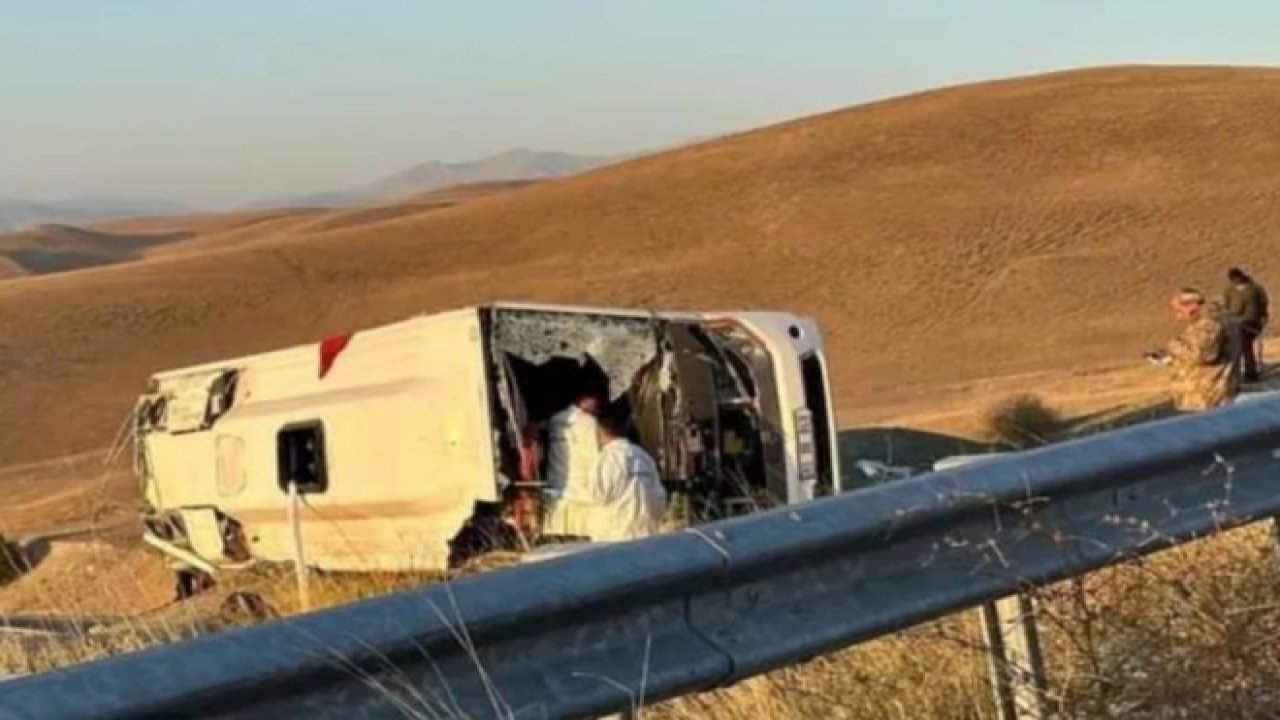 Gaziantep'e Gelirken Kaza Yaptılar: 5 ölü, 21 yaralı... Valilikten Açıklama