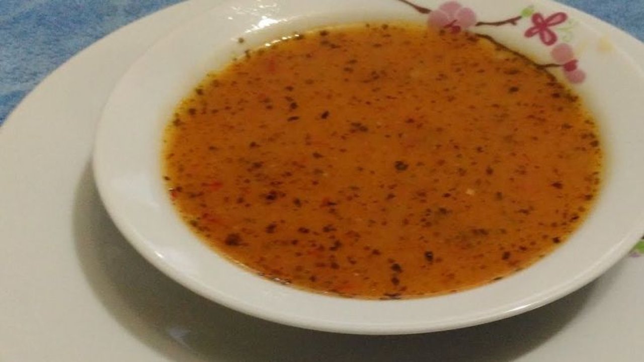 Ziyan etmeden hazırlama tekniği! Tarhana çorbasına lezzet katan tüyo