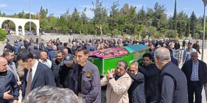 Gaziantep'te feci kazada ölen anne ile oğlu son yolcuğuna uğurlandı