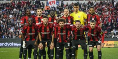 Gaziantep FK’nın Avrupa Hayali Suya Düştü: Fenerbahçe Mağlubiyeti Sonrası Umutlar Tükendi