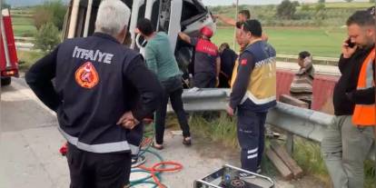 Osmaniye-Gaziantep otoyolu tır şarampole uçtu! Ölü ve Yaralılar Var...
