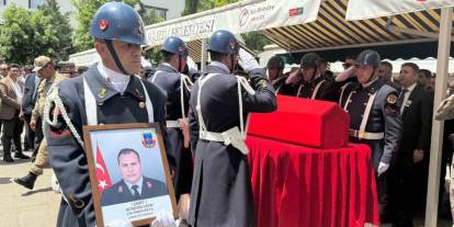 Şehit Astsubay Başçavuş Hüseyin Uzun, Gaziantep’te son yolculuğuna uğurlandı
