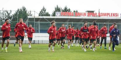 Gaziantep FK, Antalya Deplasmanında Hayati Maç Öncesi Son Hazırlıklarını Tamamlıyor