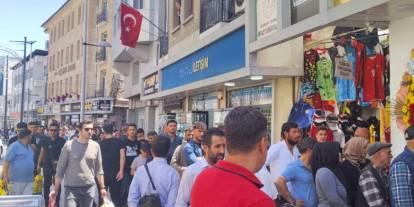 Gaziantep'te 10 TL’lik Baklava Sırası Sokağa Taştı!