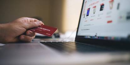 Online Alışverişte Tüketicilere Büyük Müjde: Cep Telefonu, Akıllı Saat, Tablet ve Bilgisayarlarda İade Kargo Ücretini Satıcı Kar