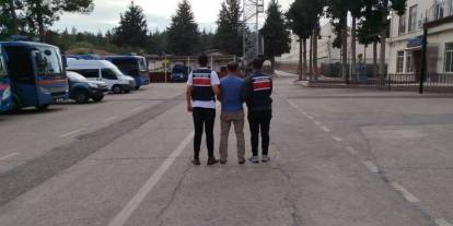 Gaziantep’te göçmen kaçakçılığı organizatörlerine baskın! Gözaltılar Var..