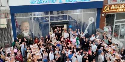 Gaziantep’te Anahtar Parti’den Gövde Gösterisi! Bayramlaşma Değil, Mini Miting Gibi