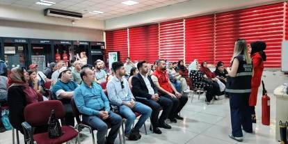 Gaziantep'te işitme engelli bireylere yangın söndürme eğitimi