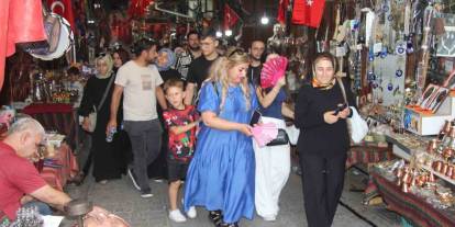 Gaziantep’te Termometreler 45’i Gösterirken, Sıcağa Rağmen Turist Yoğunluğu