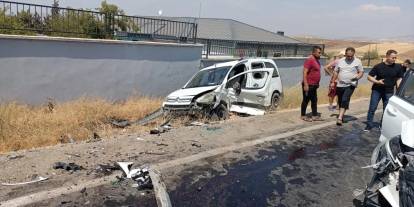 Gaziantep'te yine kaza: Otomobil ile hafif ticari araç çarpıştı, 7 kişi yaralandı