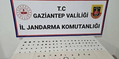Gaziantep'te Bir Evden Tarih Fışkırdı: 80 Sikke ve 14 Obje Ele Geçirildi