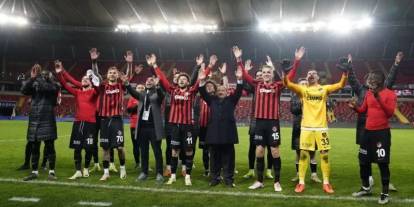 Gaziantep FK'da Kriz Çözüldü: Başkan Memik Yılmaz Borcu Ödedi, Stadyumun Elektrikleri Açıldı
