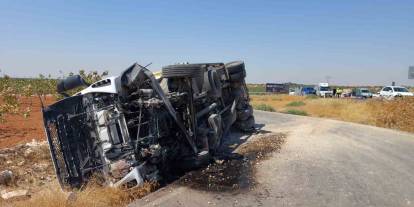 Gaziantep'te araçla çarpışan kamyon yan yattı: 1 yaralı
