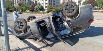Gaziantep’te Polis Otosuyla Çarpışan Otomobilin Sürücüsü Hafif Yaralandı